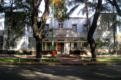 En la actualidad, el Buenos Aires English High School se encuentra ubicado sobre la avenida Melián en el elegante barrio de Belgrano R