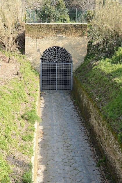 En la actualidad el túnel permanece al resguardo de su uso civil, debido a la fragilidad frente al desgaste exterior