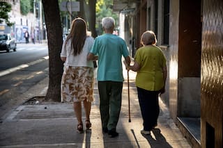 El envejecimiento crece y obliga a repensar cómo se cuida y se atiende a los mayores