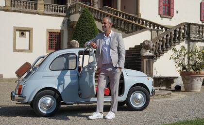 En la actualidad lo contrató una cadena hotelera para hacer videos de las propiedades en diferentes partes del mundo en TikTok