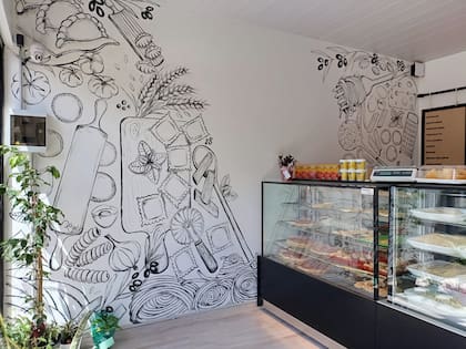 En la actualidad, Paola ya lleva numerosos murales realizados para locales y municipios en toda la costa argentina