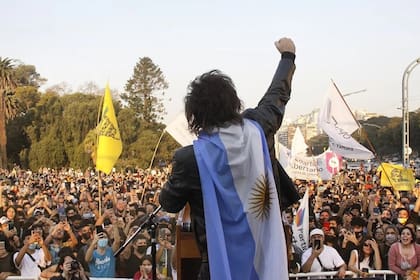 En la Argentina, el movimiento antiwoke crece bajo el ala del mismo Milei, quien ya en 2023 logró capitalizar esta tendencia en una masa crítica de voto joven