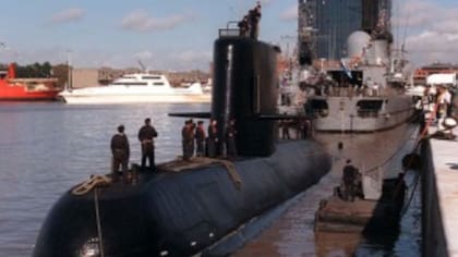 En la Argentina, un submarino se bautiza con el nombre de provincias