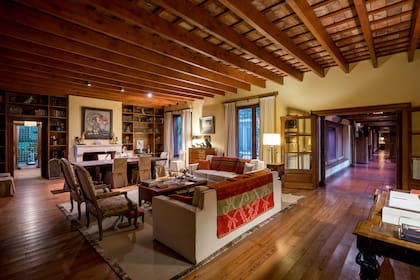 En La Bandada los espacios interiores son amplios y muy confortables.