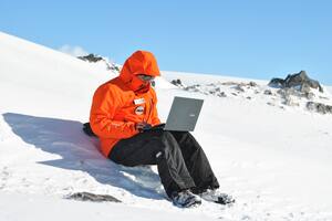 Cómo es estudiar en la Escuela Digital de la Antártida, la más austral del planeta