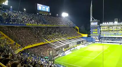 En la Bombonera son todas canciones de aliento a Boca, más allá de los protagonistas dentro y fuera de la cancha