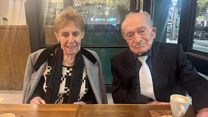 En la cafetería donde siempre se toman su café