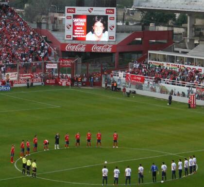 En la cancha de Independiente se hizo un minuto de silencio por Santiago