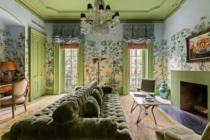 En la canción que da título a su nuevo álbum, Allen admite que fue incomodo para ella adquirir la casa por el costo que tenía (Captura/Compass)