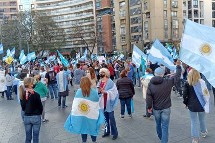 La protesta en Córdoba volvió a reunirse frente al Patio Olmos