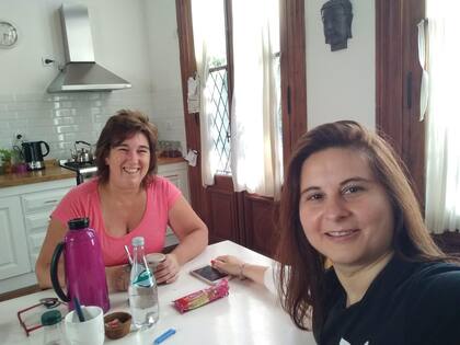 En la casa de su amiga Titi después de la primer sesión de quimioterapia ambulatoria.
