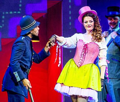 En la ciudad de Palermo rige la “prohibición de amar”; es Carnaval y el desenfreno sexual es una pena capital