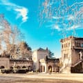 El fantástico castillo cordobés construido íntegramente en piedra que hoy pertenece a un reconocido cantante