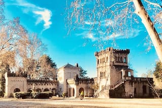 El fantástico castillo cordobés construido íntegramente en piedra que hoy pertenece a un reconocido cantante