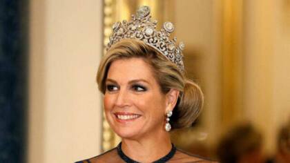 En la comida en el palacio de Buckingham con la versión máxi de la tiara.