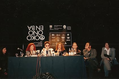 En la conferencia de prensa de Yoko Ono