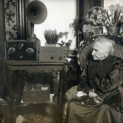 En la década de 1920, la radio era aún un invento novedoso