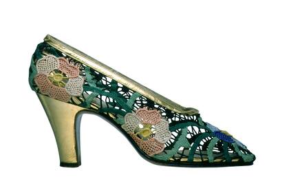 En la década del 20, Ferragamo revalorizó los oficios e introdujo intervenciones como los clásicos bordados y calados