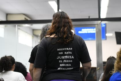 En la denominada "Masacre del Pabellón Séptimo", ocurrida el 14 de marzo de 1978 en la cárcel de Devoto, murieron 65 personas