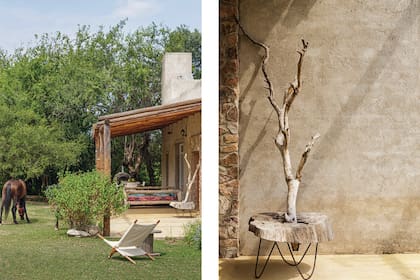 En la entrada, instalación hecha con lo que ofrece el monte.