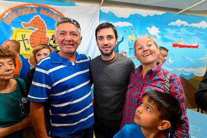 En la escuela Biología Marina en Comodoro Rivadavia, el gobernador de Chubut, Ignacio Torres, anunció obras de infraestructura para que las escuelas tengas gas