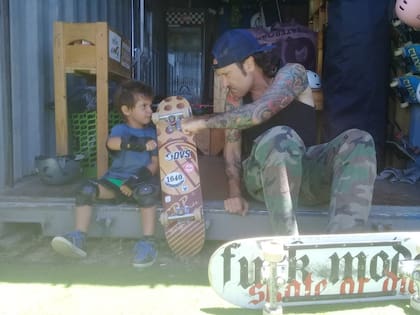 En la escuela de skate de Nordelta