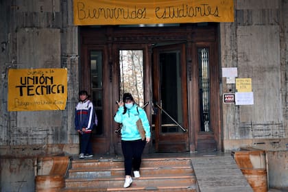 En la Escuela Industrial Albert Thomas de La Plata, estudian 1700 alumnos