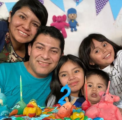 En la familia de Gladys todos son bilingües