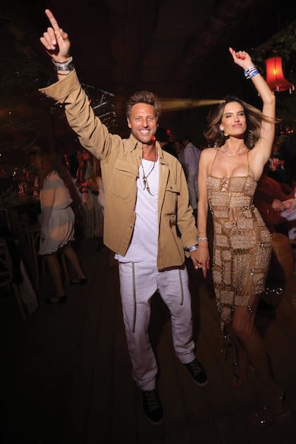 En la fiesta de fin de año, la
brasileña celebró junto a su novio
australiano, Buck Palmer.