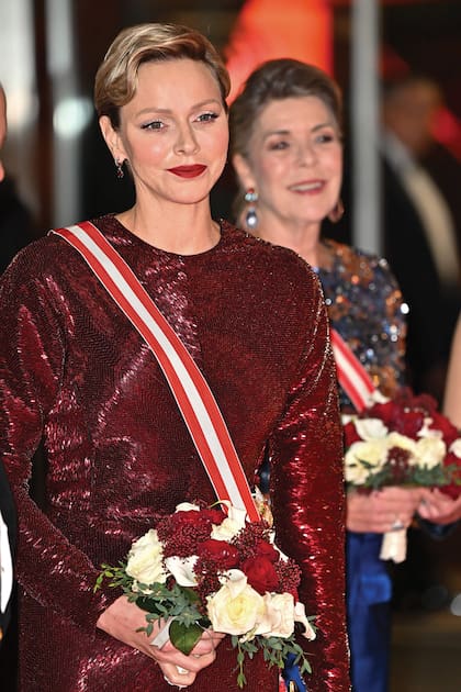 En la gala por el Día Nacional de Mónaco, la princesa monegasca deslumbró con un vestido de Didier Angelo con cuentas de cristal bordadas a mano.
