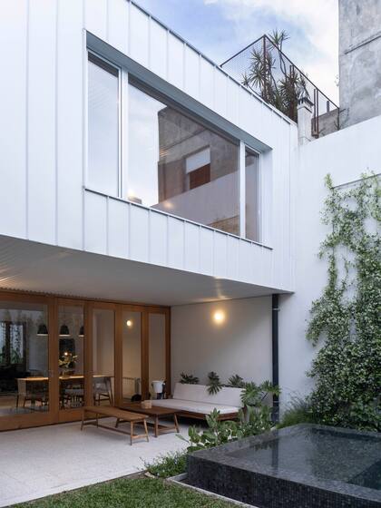 En la galería continúa el piso de terrazo (Quadri).