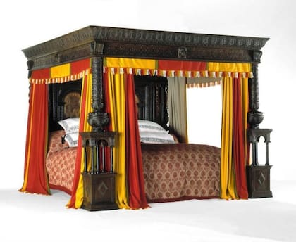En la Gran Cama de Ware podían dormir cuatro parejas. La cama, que se encuentra actualmente en el Museo Victoria & Albert en Londres, fue una atracción popular durante siglos e incluso fue mencionada por Shakespeare.