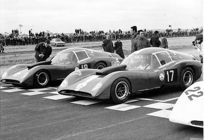 En la grilla de partida Pascualini con el 17 y Reutemann con el 18