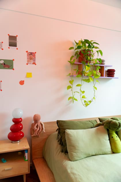 En la habitación de Nacho domina el verde