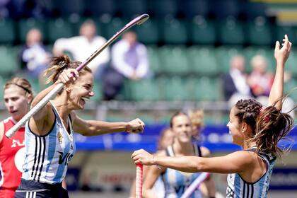 En La Haya, Lucha metió los dos goles de la victoria argentina sobre Estados Unidos; las Leonas alcanzaron así el tercer puesto