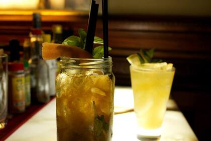 En la histórica casona donde está Milión podés degustar tragos preparados con enorme dedicación