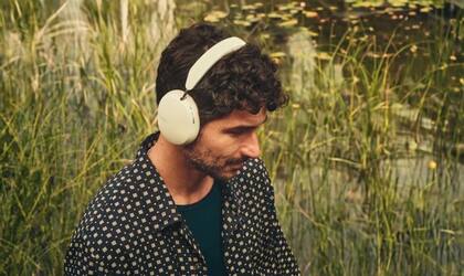 En la investigación, se le pidió a los participantes que grabaran en sus teléfonos las canciones que estuvieran cantando de forma espontánea (Archivo)