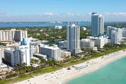 En la lista de las 20 principales áreas metropolitanas de EE.UU. según el valor total de sus bienes raíces, Miami-Fort Lauderdale figura en el quinto lugar