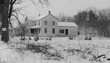 En la mañana del 16 de noviembre de 1957, una mujer propietaria de una ferretería llamada Bernice Worden desapareció