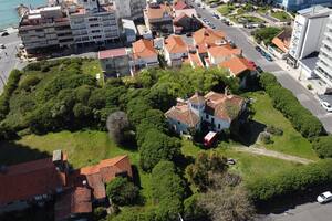 En la manzana donde autorizaron levantar una torre de 120 metros hay varios chalets históricos