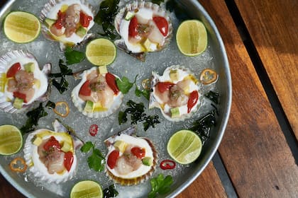 En La Mar, su nuevo chef ejecutivo, Daniel Llasaca, preparará pulpo a la brasa anticuchado, un mero en salsa nikkei y un chaufa aeropuerto con char siu