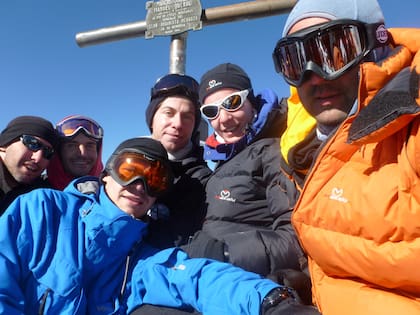 En la montaña conoció a Ale Singer, quien luego sería socio en la empresa.