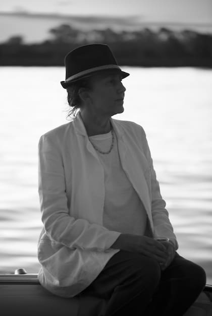 “En la muestra hago una analogía entre los mundos: los reinos de la naturaleza, los espacios de la casa y los mundos invisibles", dice Orcoyen