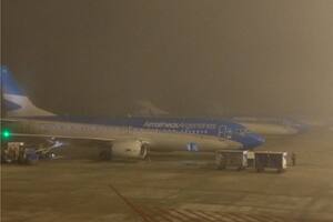 Tras la intensa niebla, empiezan a normalizarse los vuelos en Ezeiza