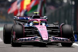 Alpine, la escudería que se sorprende frente a los rivales por sus propias decisiones