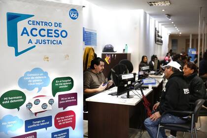 En la oficina de Once reciben más de 300 consultas diarias