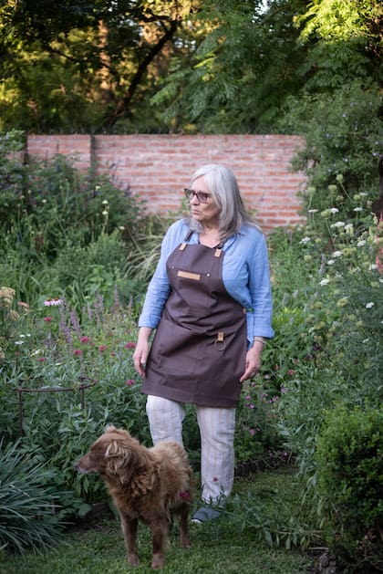 En la pandemia, Estela aprovechó a aprender más sobre la jardinería que más le gusta.