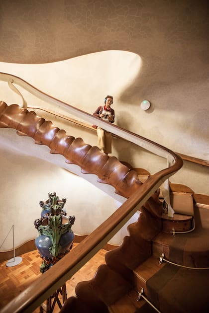 En la planta baja de Casa Batló, tramo de
la baranda de la escalera que imita la espina dorsal de un dragón.
