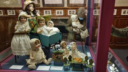 En la planta baja están las cuatro salas con la muestra permanente de muñecas y juguetes antiguos donados por las hermanas Castellano Fotheringham