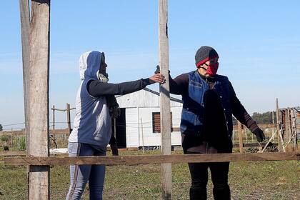 En La Plata, 800 familias ocupan terrenos fiscales en donde funcionaba el Club de Planeadores; la toma lleva casi un año